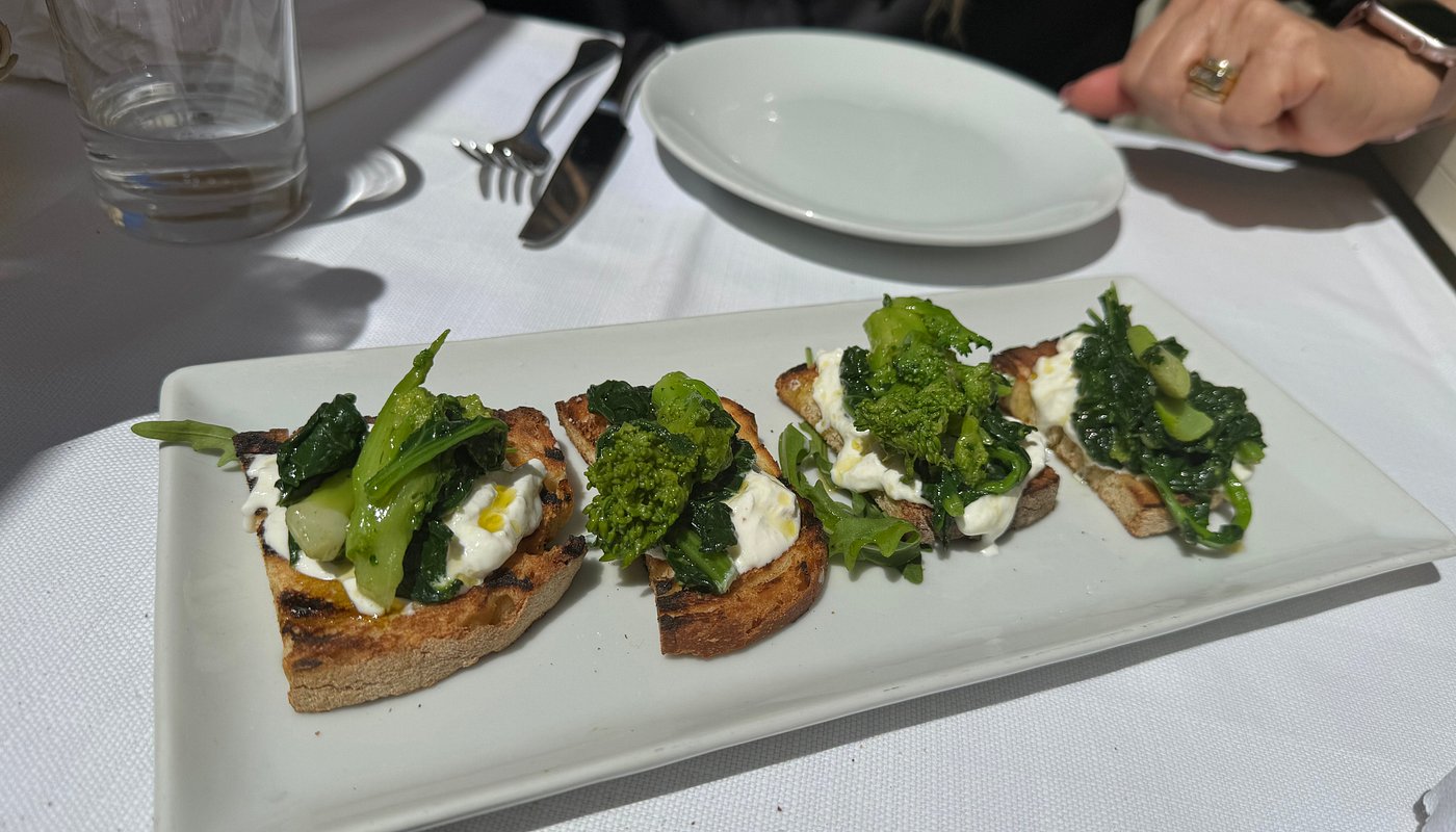 Bruschette Cime di Rapa e Burrata
