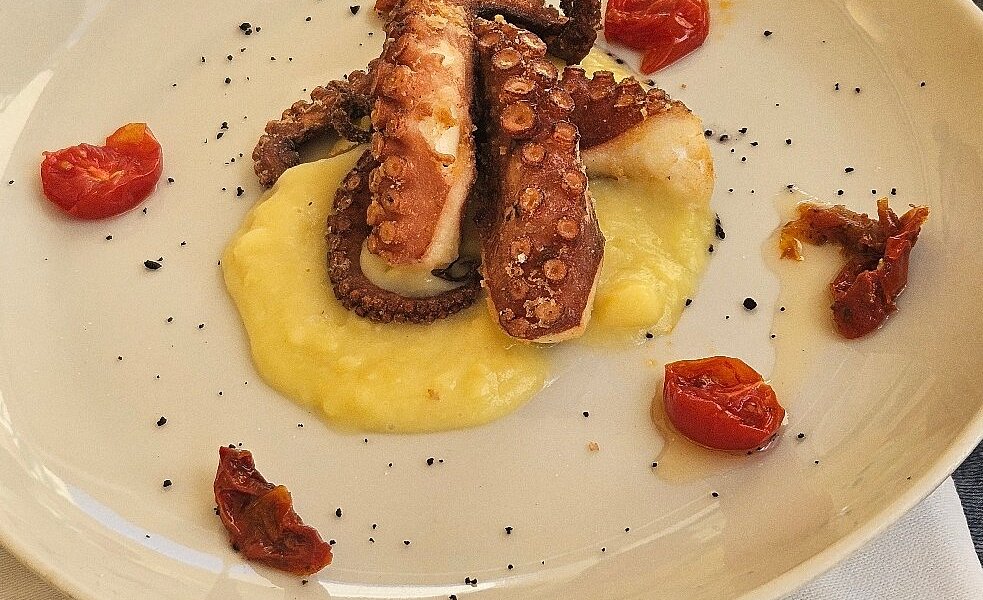 Polpo broccantino su crema di patate
